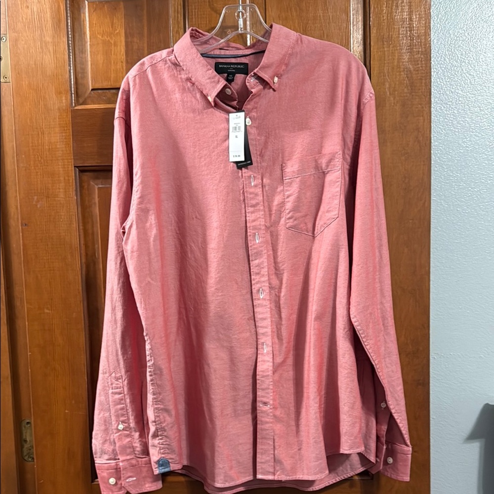 Banana Republic Men's Pink Button-Down Shirt